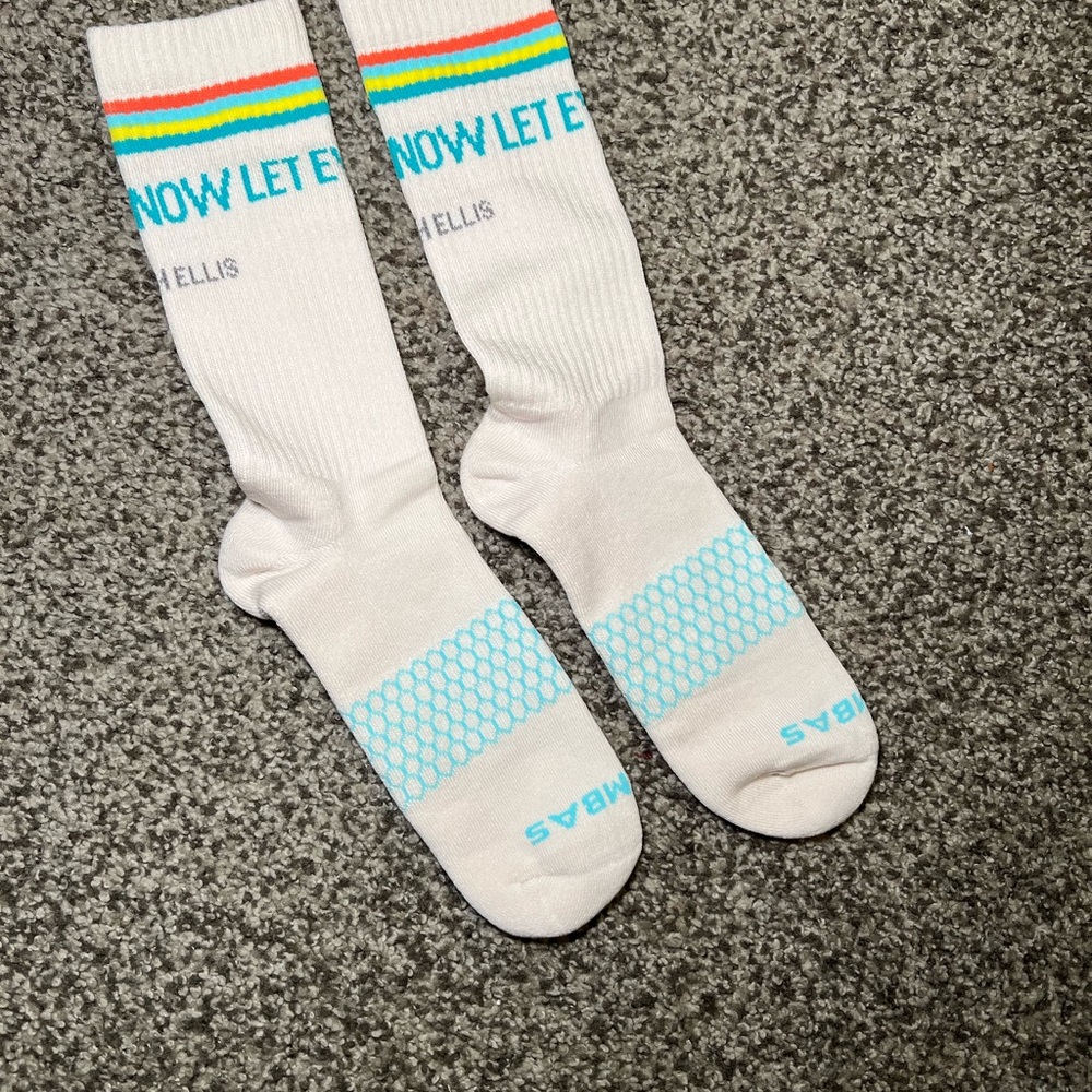 Bombas Ruth Ellis/Pride Socks NWOT